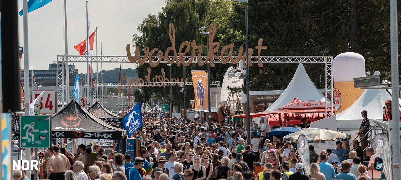 Ein Blick auf die Kielline, bzw die "Waterkant" bei der Kieler Woche | Landeshauptstadt Kiel, Julia Meyer Ein Blick auf die Kielline, bzw die "Waterkant" bei der Kieler Woche