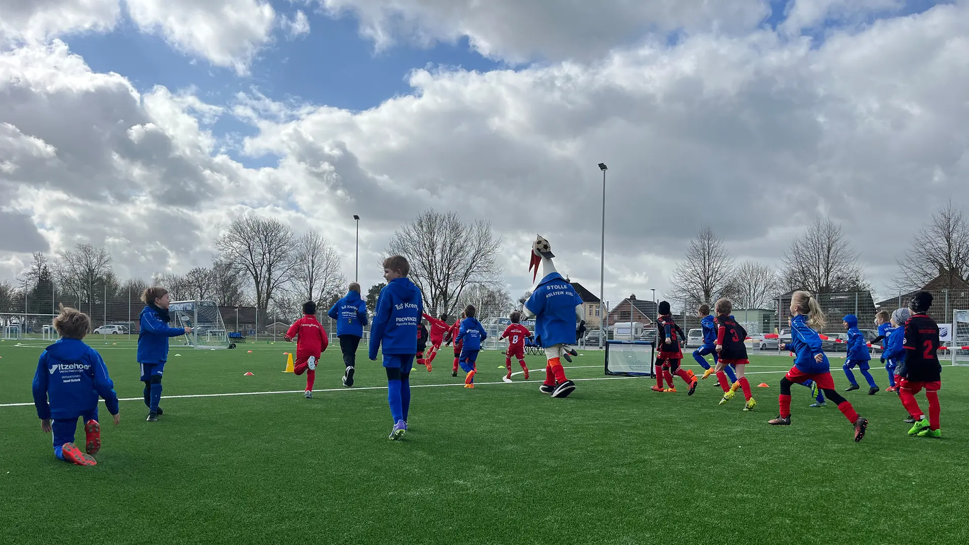 Neuer Kunstrasenplatz für den TuS Krempe