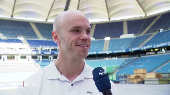 Der neugewählte HSV-Präsident Henrik Köncke im Interview im Volksparkstadion