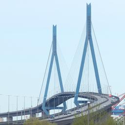 Blick auf die Köhlbrandbrücke.