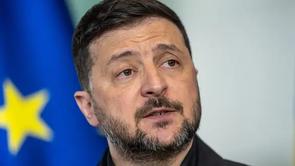 Vor dem Stern einer EU-Flagge: Wolodymyr Selensyj