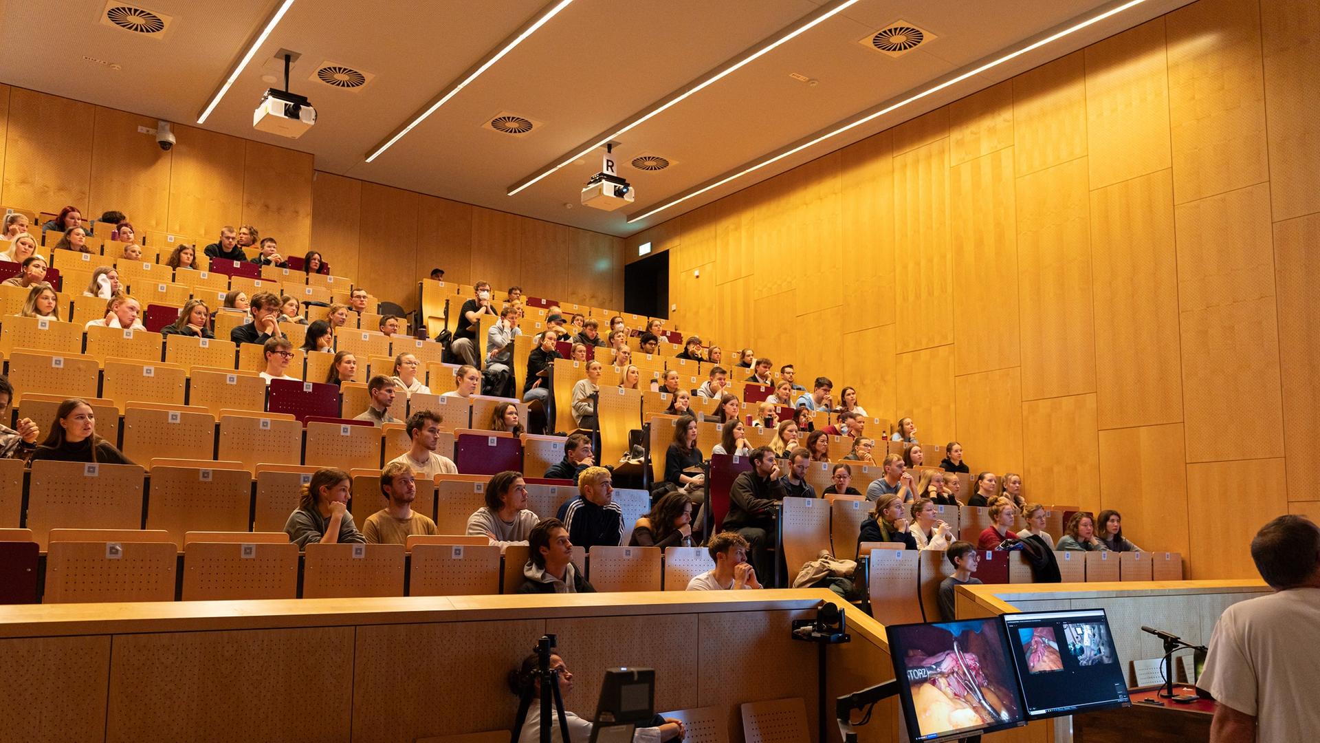 Unis befürchten schlechteres Bildungsangebot und Personalabbau