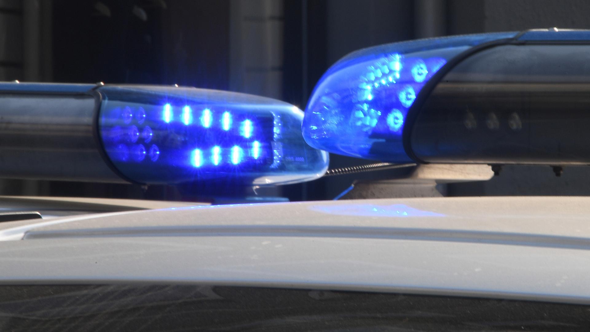 Neubrandenburg: Zwei Transporter eines Autohauses brannten