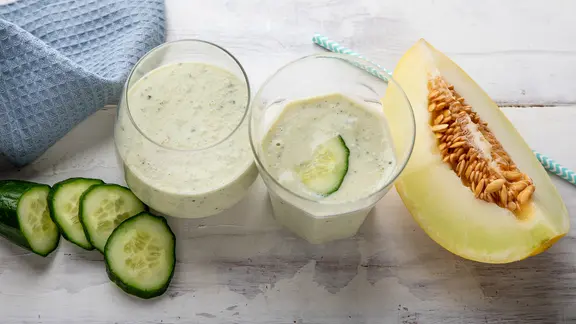 Ein Shake mit Melone und Gurke.
