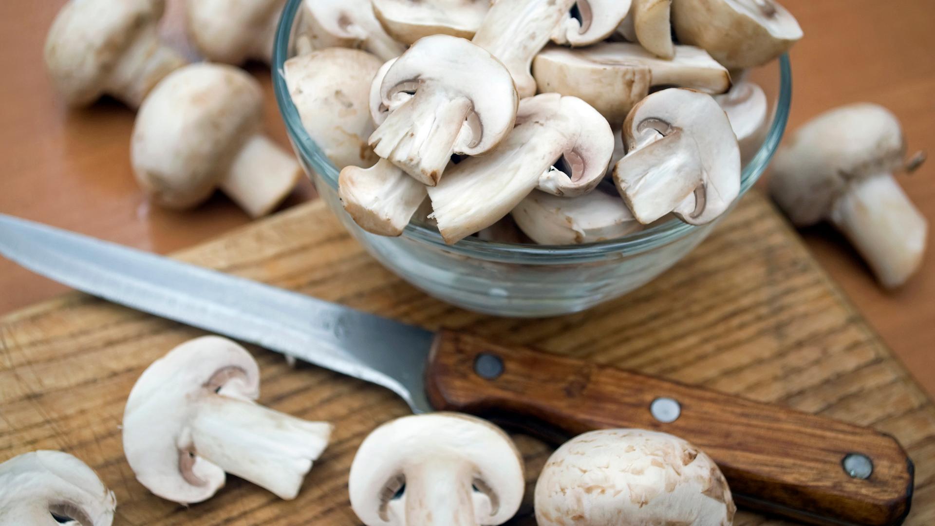 Kochen, schmoren, berbacken: Pilze richtig zubereiten | ndr.de