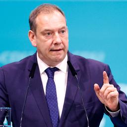 Henning Otte, Mitgliederbeauftragter der CDU, spricht beim CDU-Bundesparteitag.