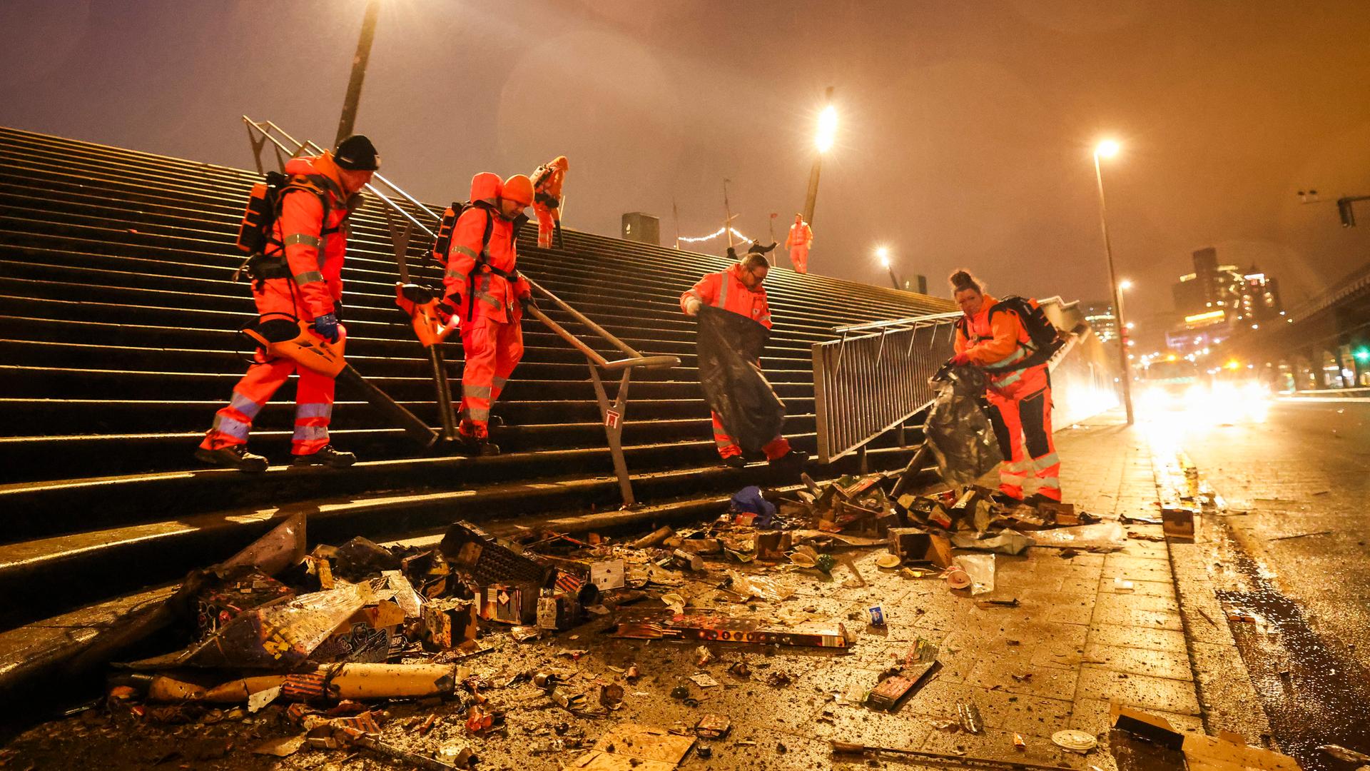 Silvesterbilanz in Norddeutschland: Schwere Unfälle und Brände