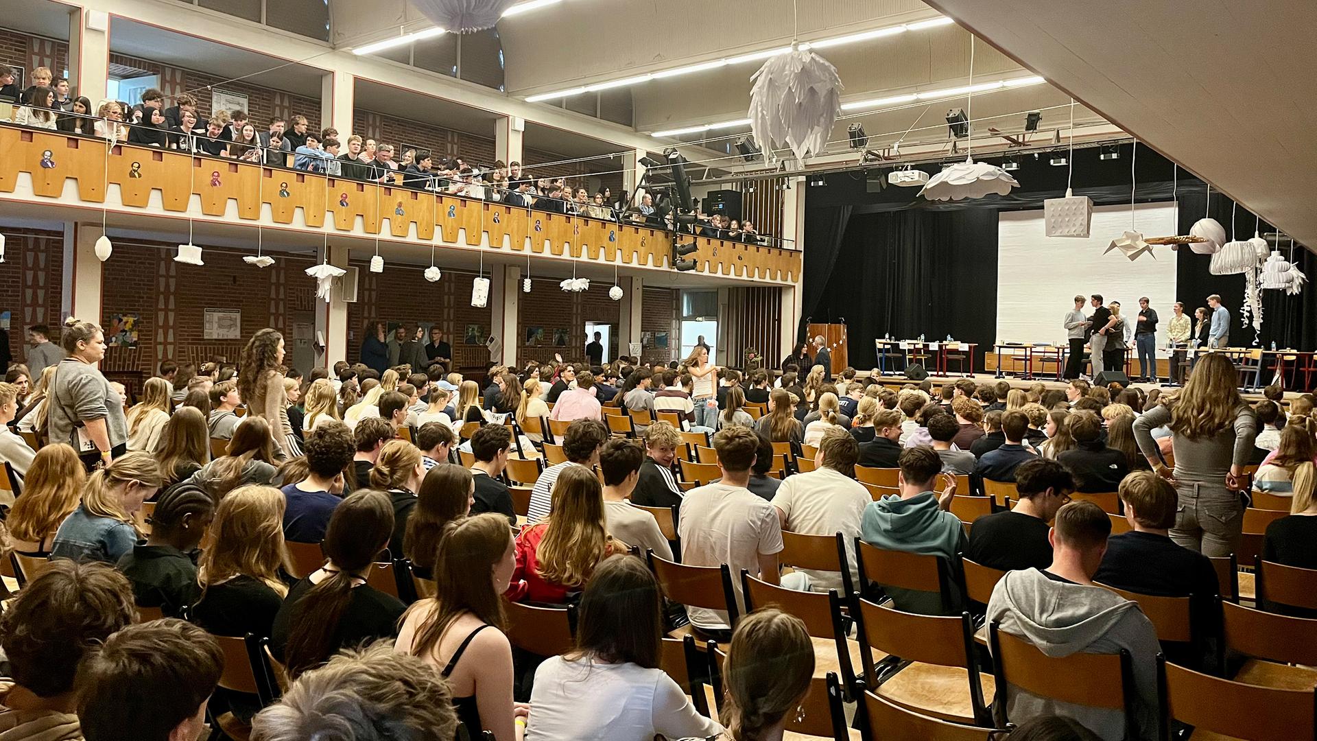 Schüler bei einer Schulveranstaltung | NDR, Christian Oechsle