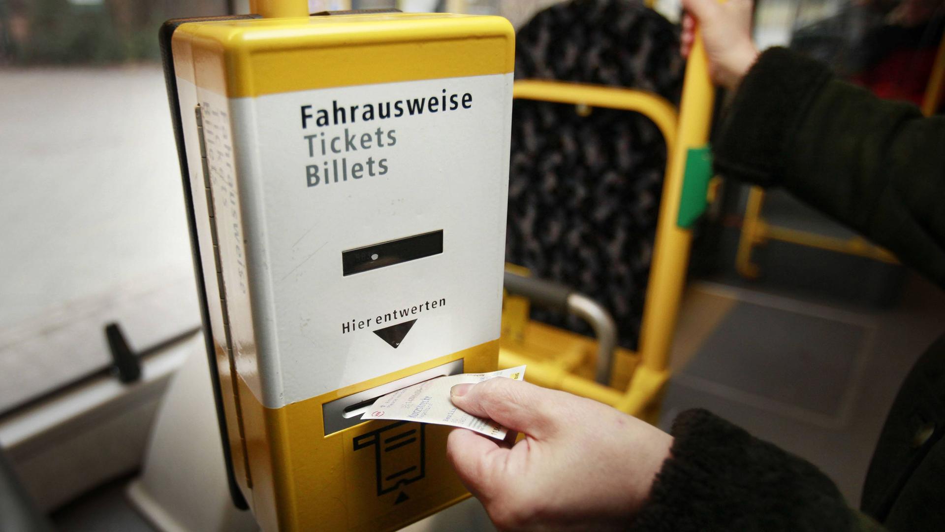Schwarzfahren keine Straftat mehr? Ein Pro und Contra