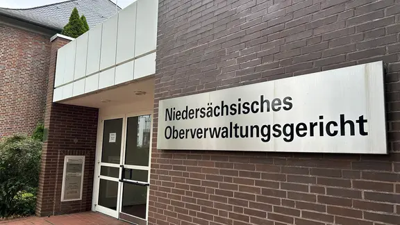 Blick auf das Gebäude des Niedersächsischen Oberverwaltungsgerichts in Stade.