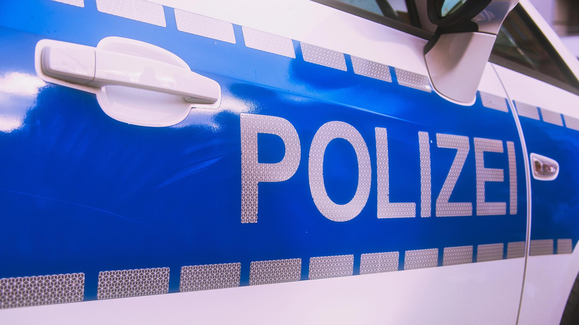 Detailaufnahme eines deutschen Polizeiwagens | Smarterpix/hechtsheimer72
