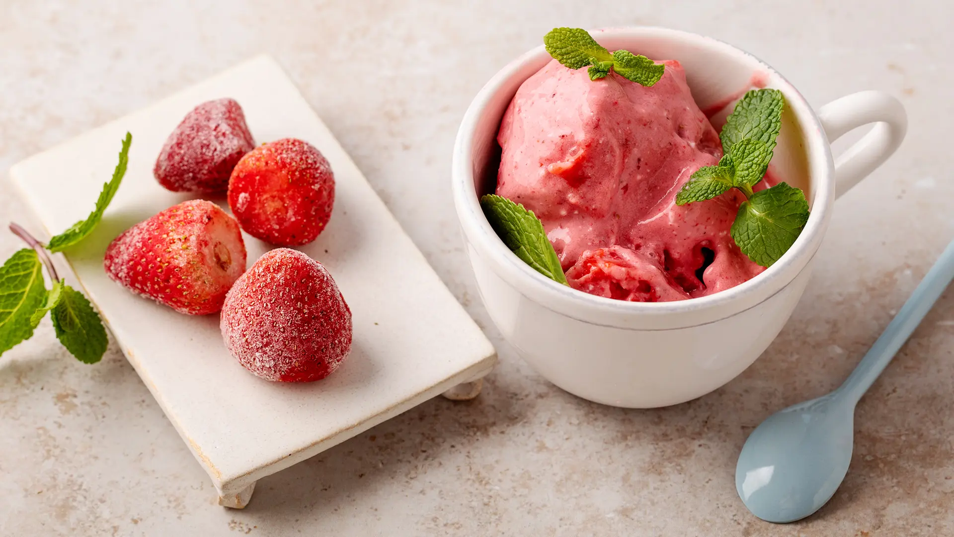 Schnelles Erdbeereis mit Frischkäse | ndr.de Schnelles Erdbeereis mit Frischkäse | ndr.de