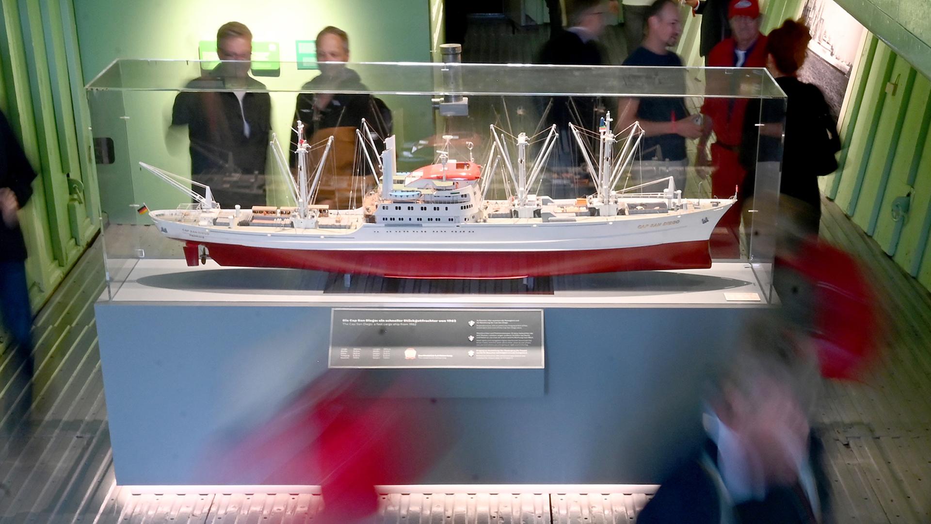 Neue Ausstellung auf Museumsschiff „Cap San Diego“