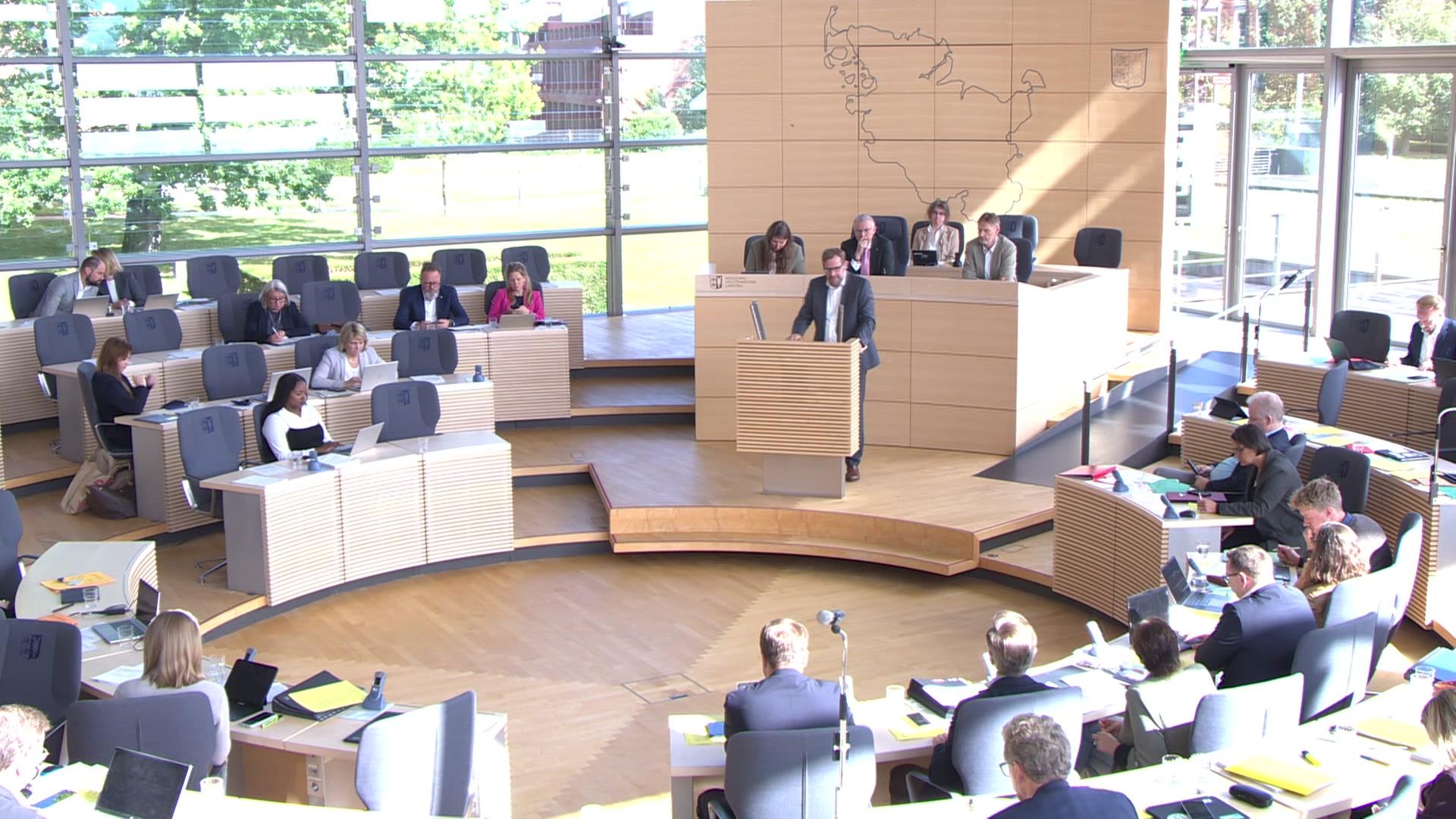 Landtag zum Verfassungsschutz-Bericht: Bedrohung der Demokratie wächst