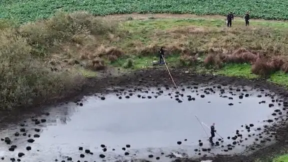 Spurensuche am Teich im Fall Fabian