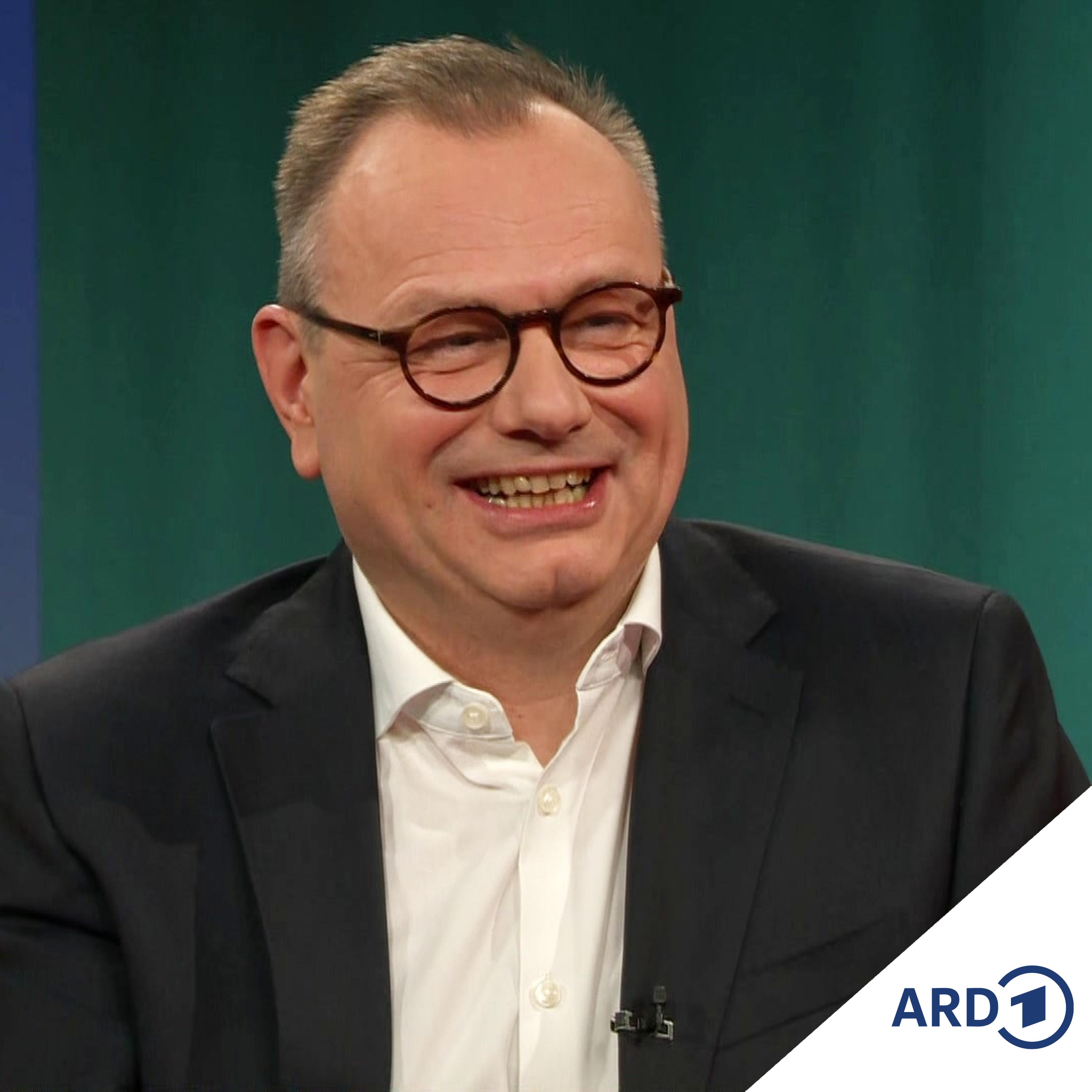 NDR Intendant Hendrik Lünenborg auf dem Roten Sofa