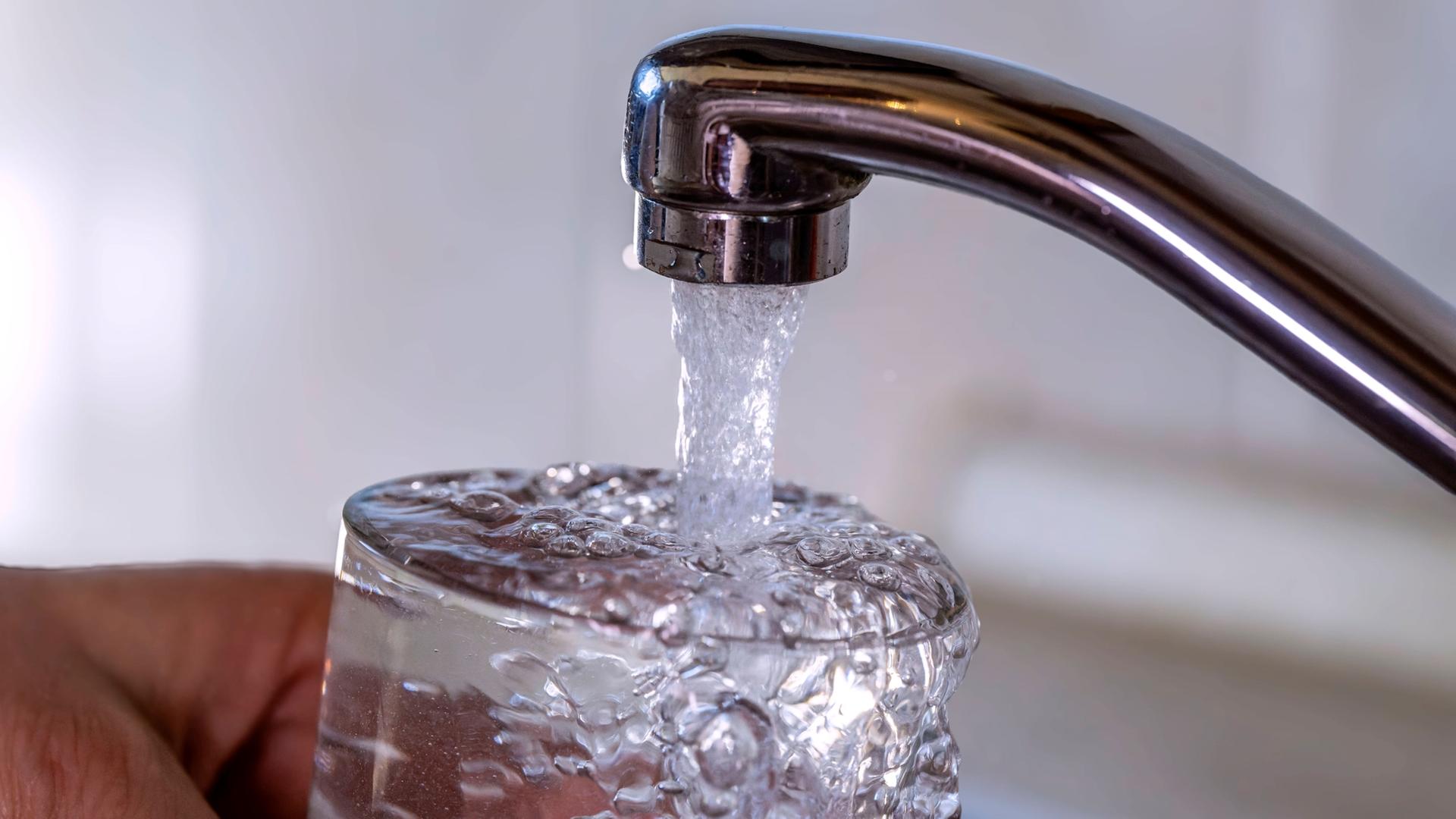Leichter Anstieg der Trinkwasserpreise in Hamburg ab 2027