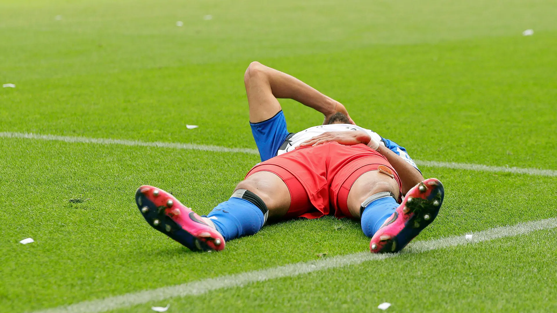 HSV in Crisis: Relegation Fears, Coaching Pressure, and Discipline Woes