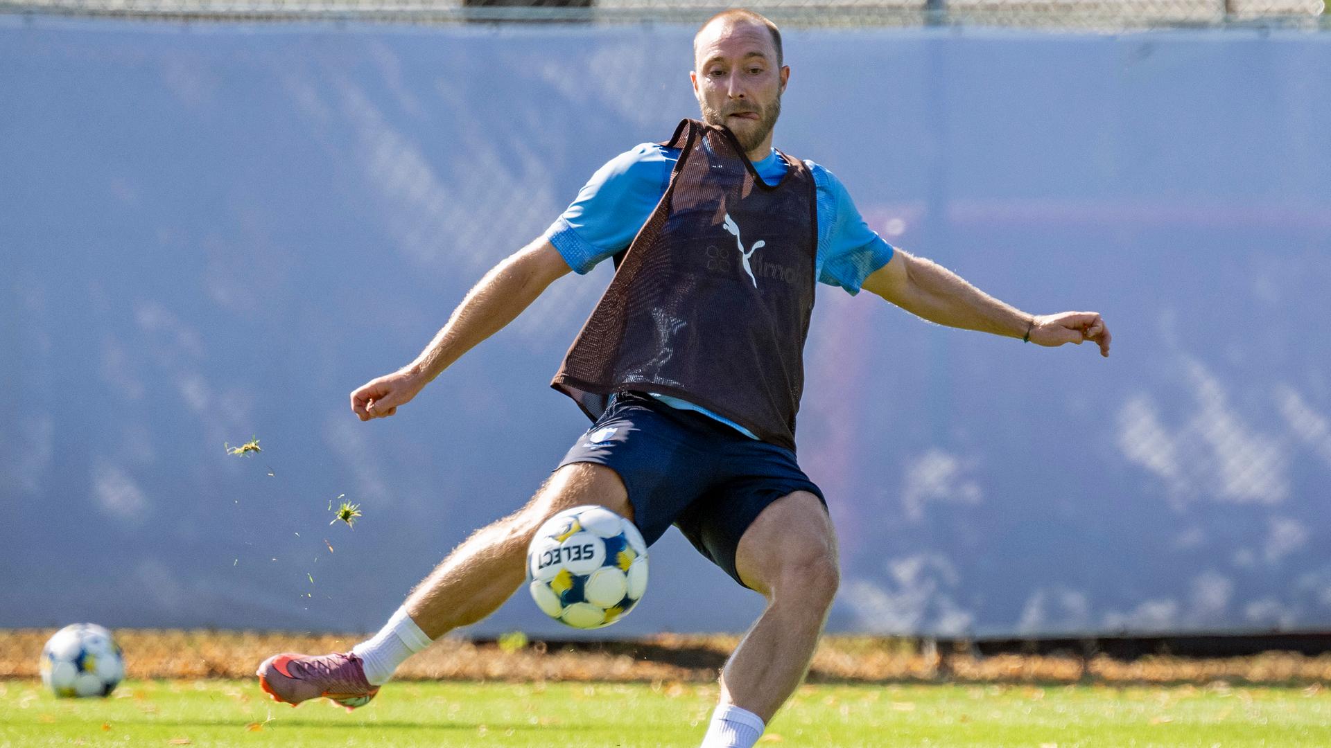 Fußballspieler Christian Eriksen bei einem Schuss. | picture alliance / TT NYHETSBYRÅN | Johan Nilsson / TT