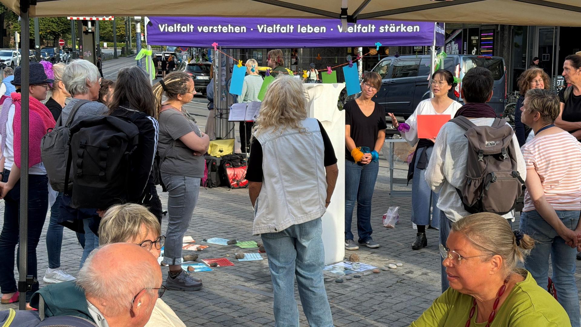 Rostock: Vielfältiges Gedenken an Lichtenhagen-Pogrom