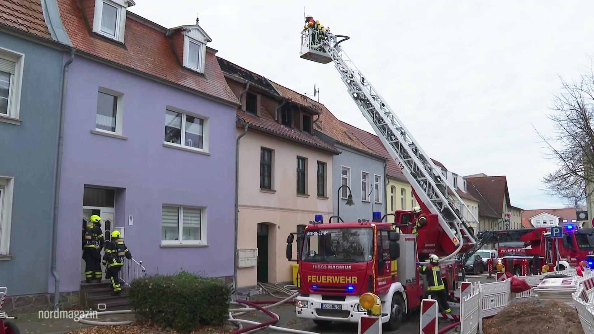 Kröpelin: Mehrfamilienhaus nach Brand nicht mehr bewohnbar