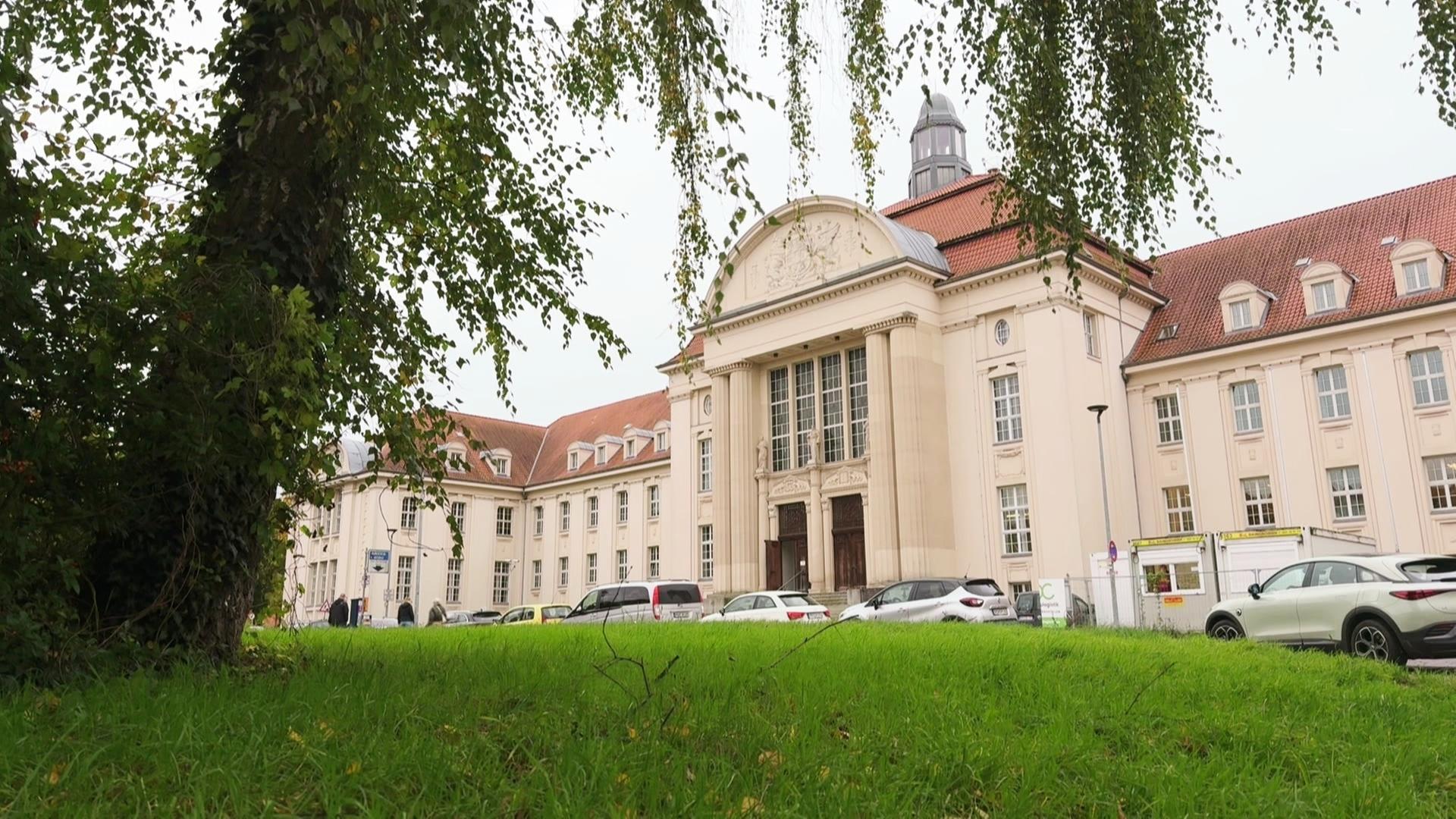 Prozessstart in Schwerin: 42-Jähriger wegen Missbrauch angeklagt