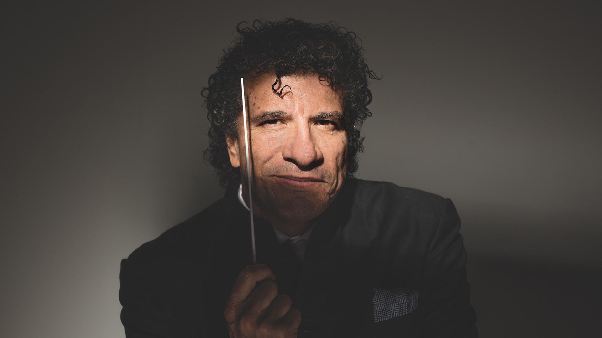 Ein Mann mit Taktstock  | Lukasz Rajchert