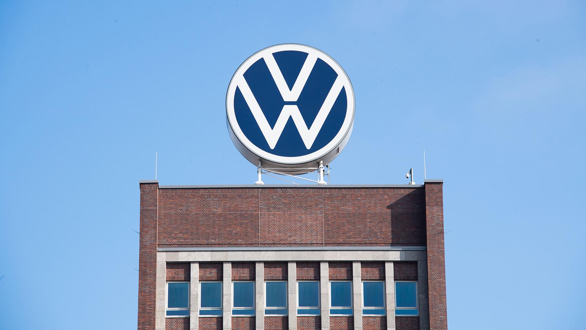 Blick auf das VW-Markenhochhaus in Wolfsburg. | picture alliance/dpa/Julian Stratenschulte, Julian Stratenschulte