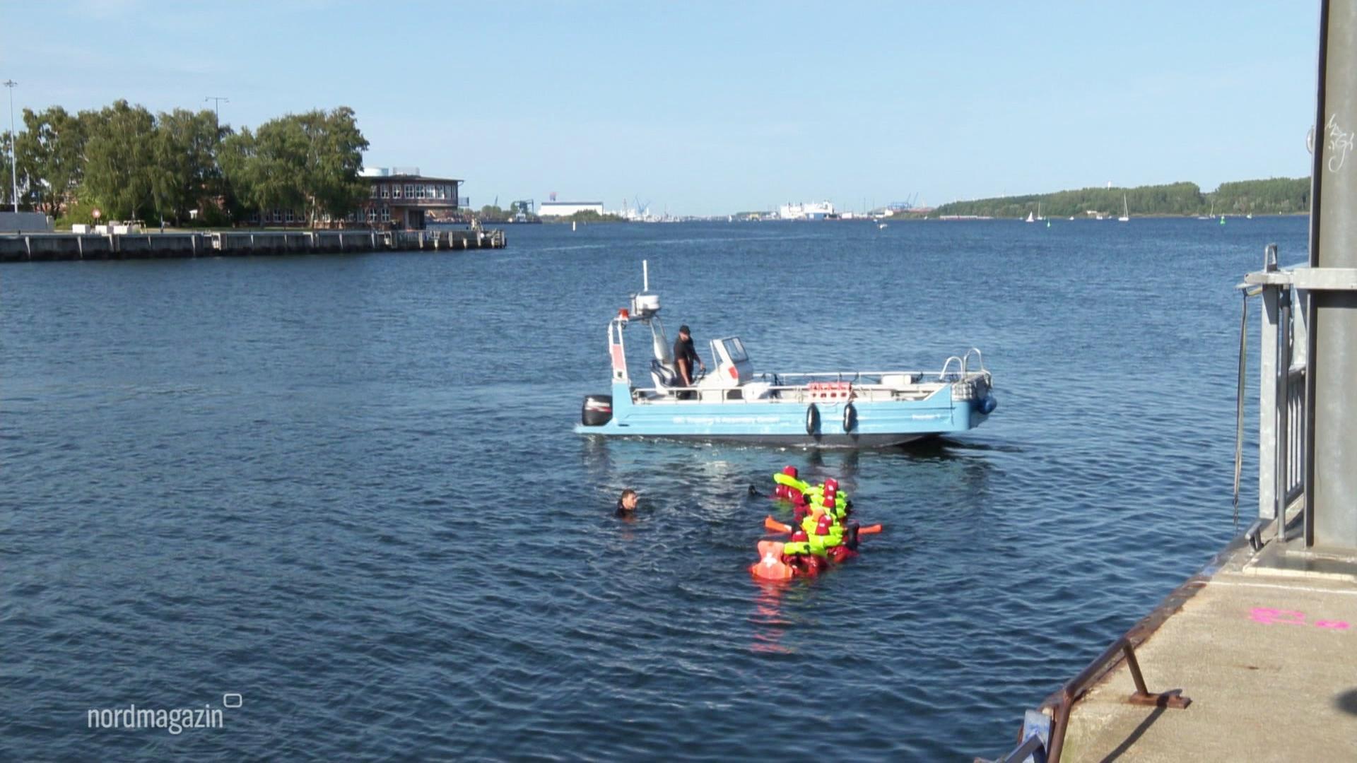Rostock: Astronauten lernen Überleben auf See