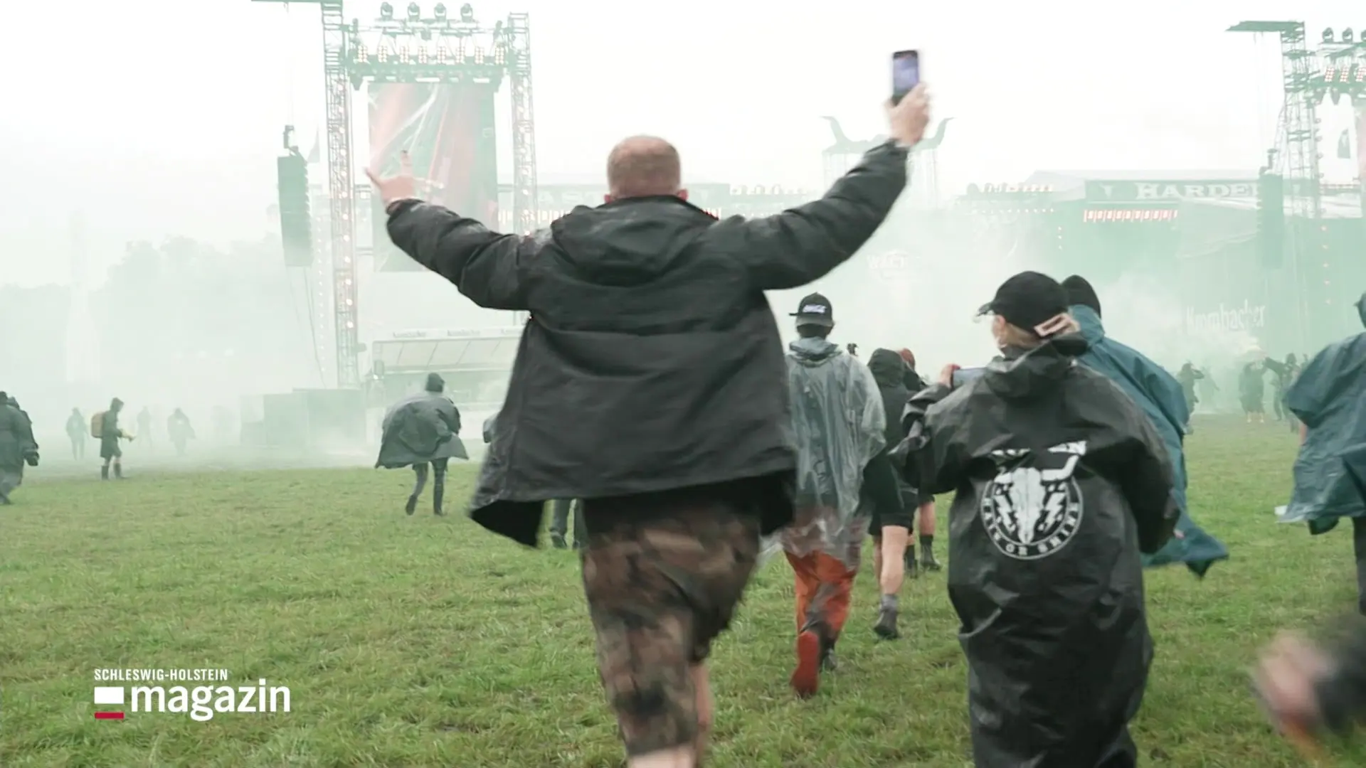 Wacken gestartet: Metal-Heads stürmen Holy Ground