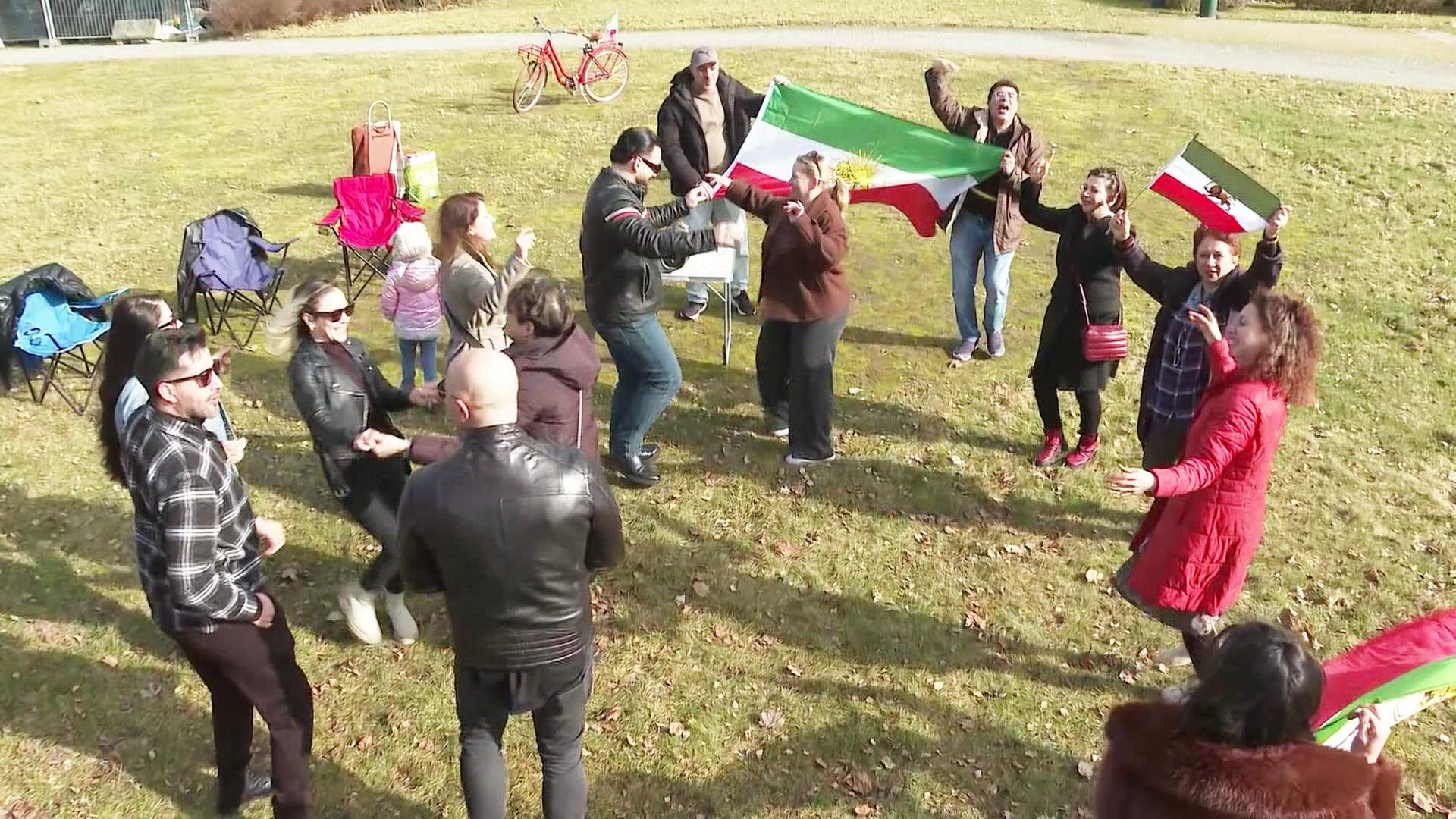 Iraner in Rostock: Hoffen, feiern, bangen