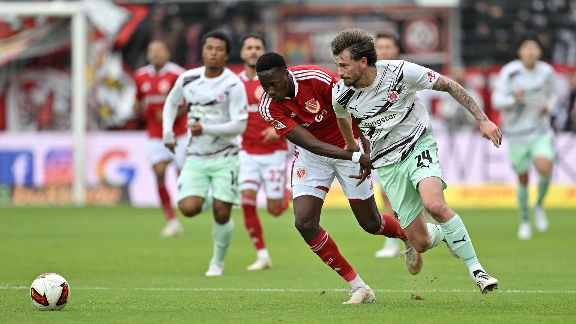 FC St. Pauli erkämpft in Unterzahl einen Punkt bei Energie Cottbus