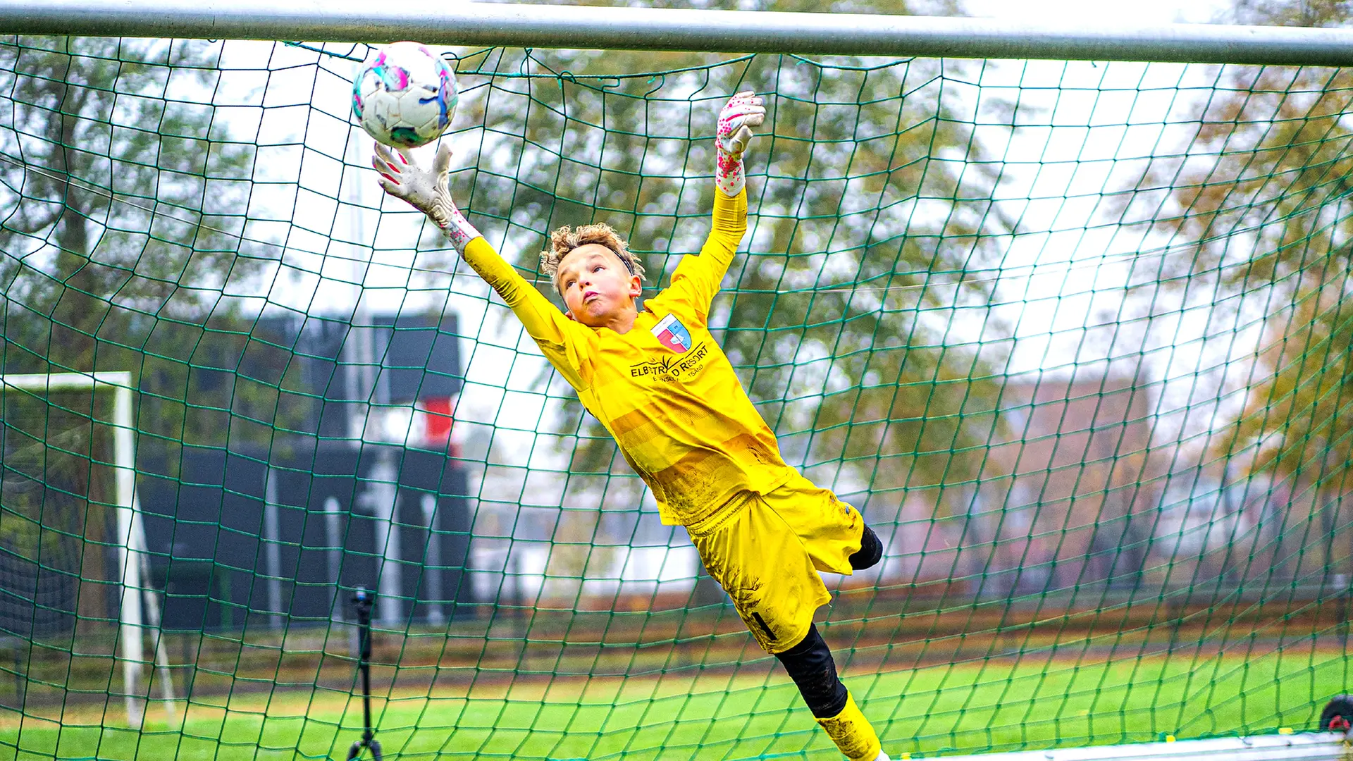 Zwölfjähriger GoalkeeperPiet: Training, Paraden und Millionen Klicks