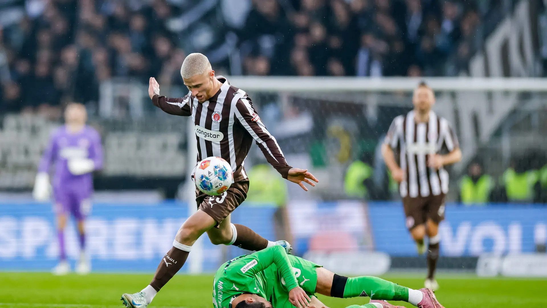St. Pauli-Profi Louis Oppie nach Niederlage in Freiburg | ndr.de