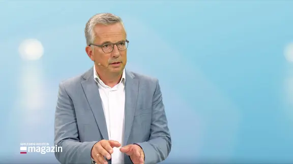 Der Reporter Andreas Schmidt im Studiogepräch.