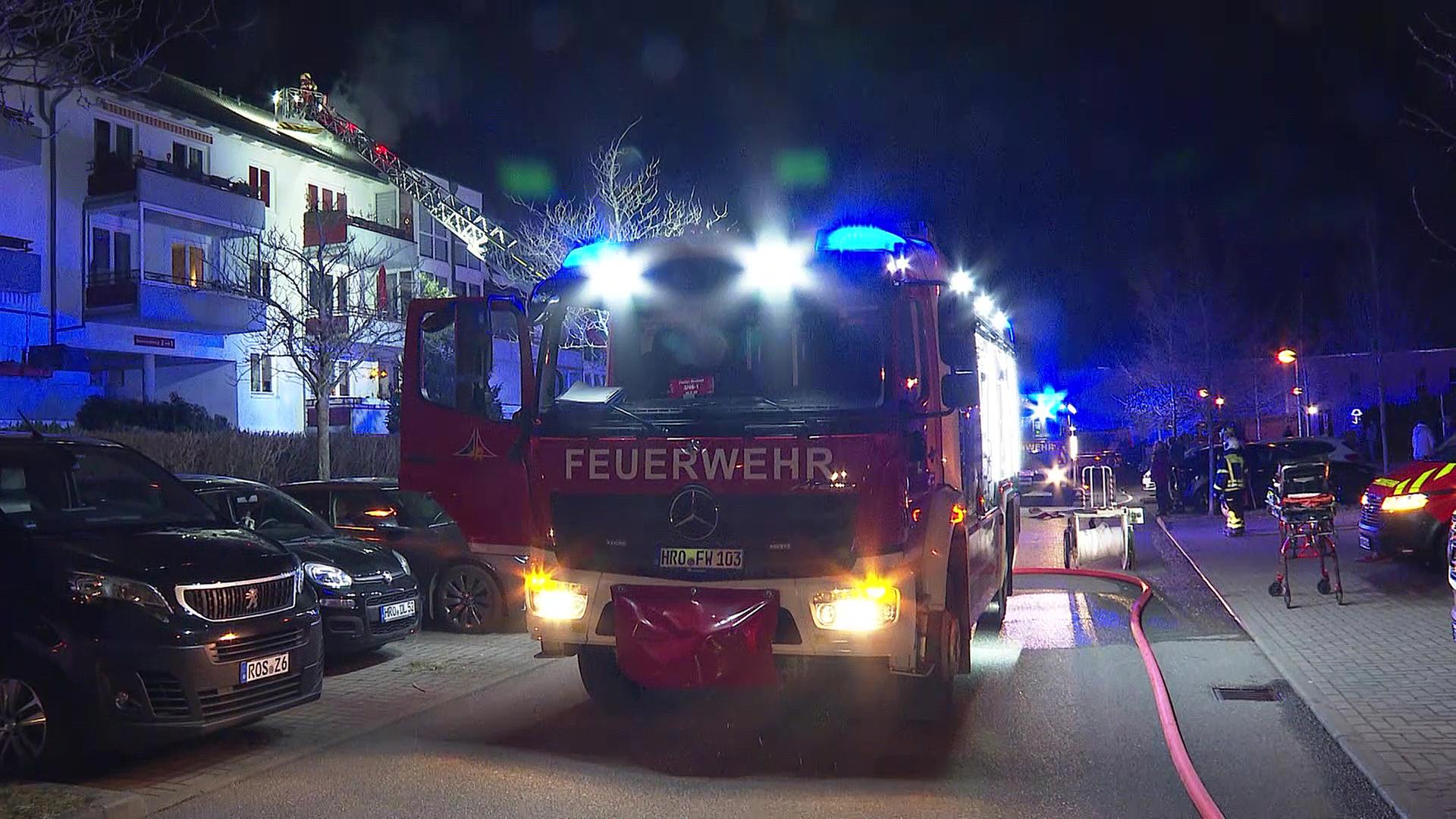 Rostock: Feuer in Mehrfamilienhaus in Toitenwinkel