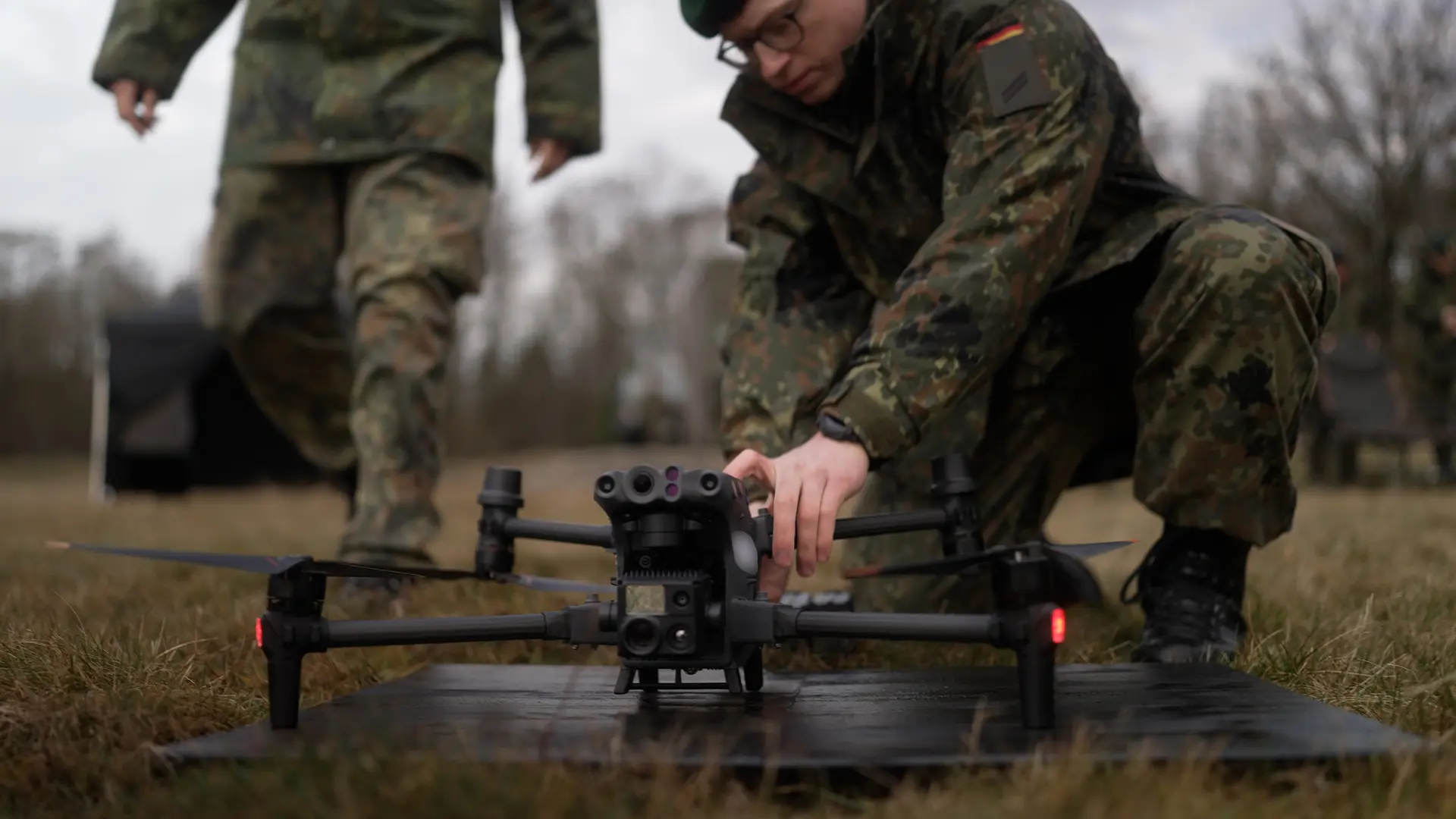 Kamikaze-Drohnen für Kanzler Merz: Bundeswehr zeigt Zukunft