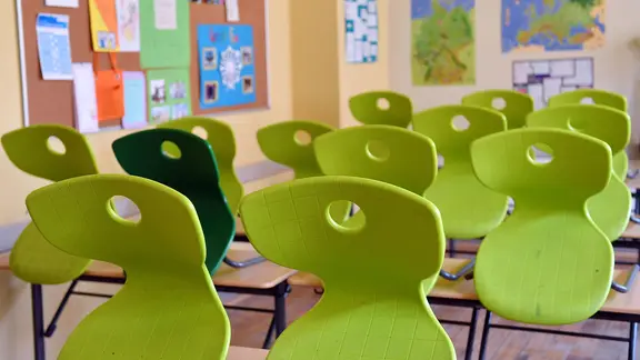 Brick in ein Lieres Klassenzimer.