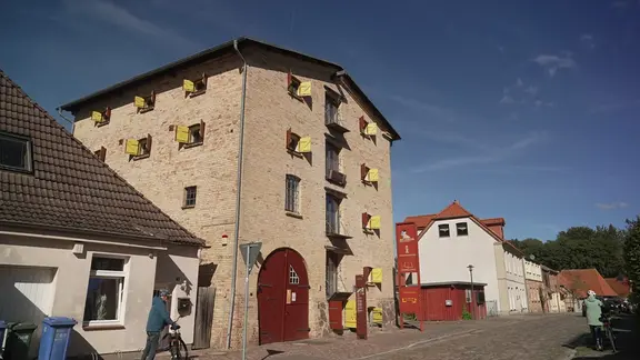 Das Johnson-Haus in Klütz: Michel Friedmann sollte hier lesen. | Screenshot/NDR Das Johnson-Haus in Klütz: Michel Friedmann sollte hier lesen.