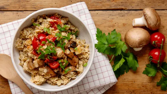 Herzhaftes Champignon-Tomaten-Porridge | ndr.de