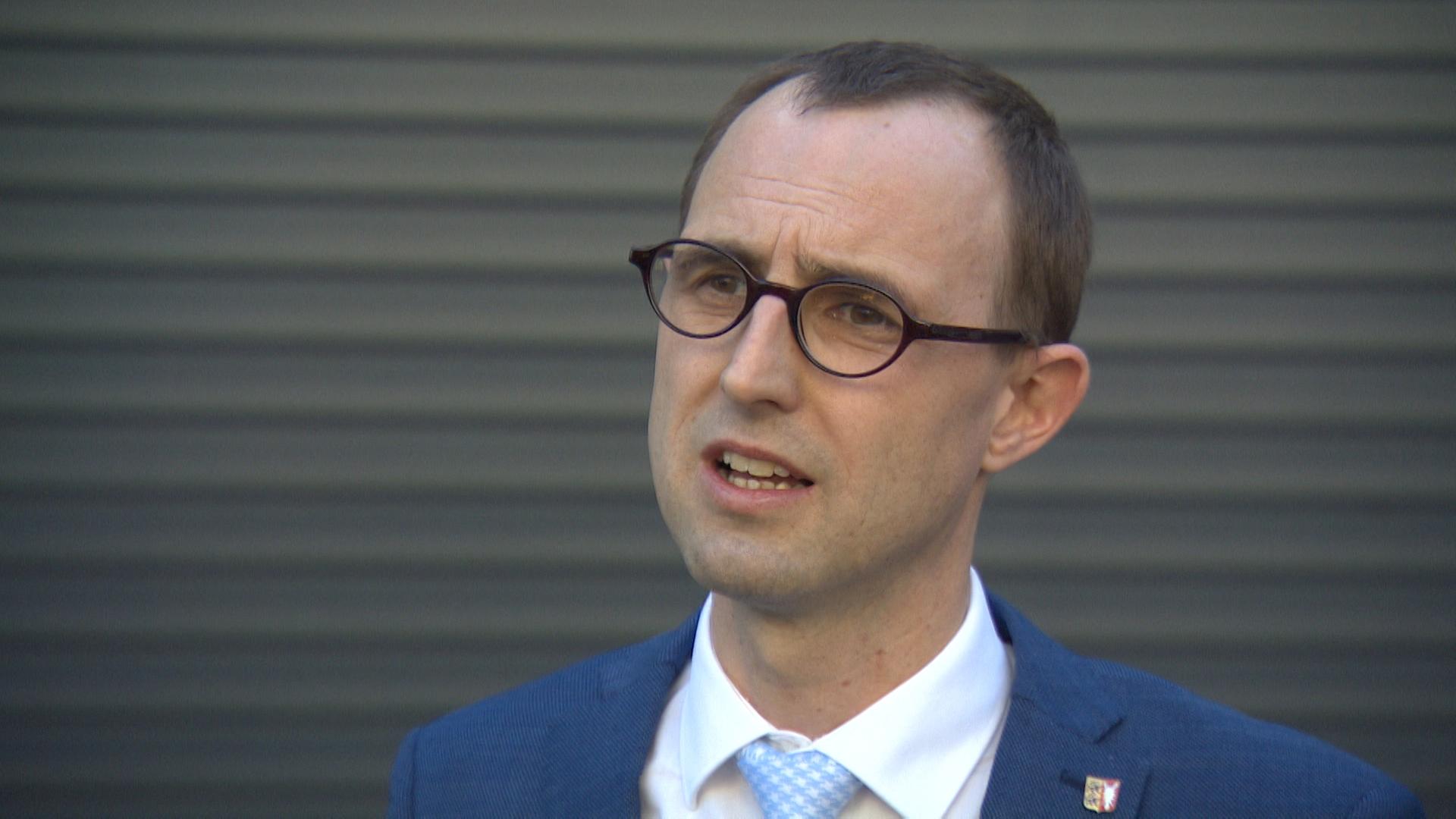 Ärger über Software-Umstellung in SH: Minister entschuldigt sich