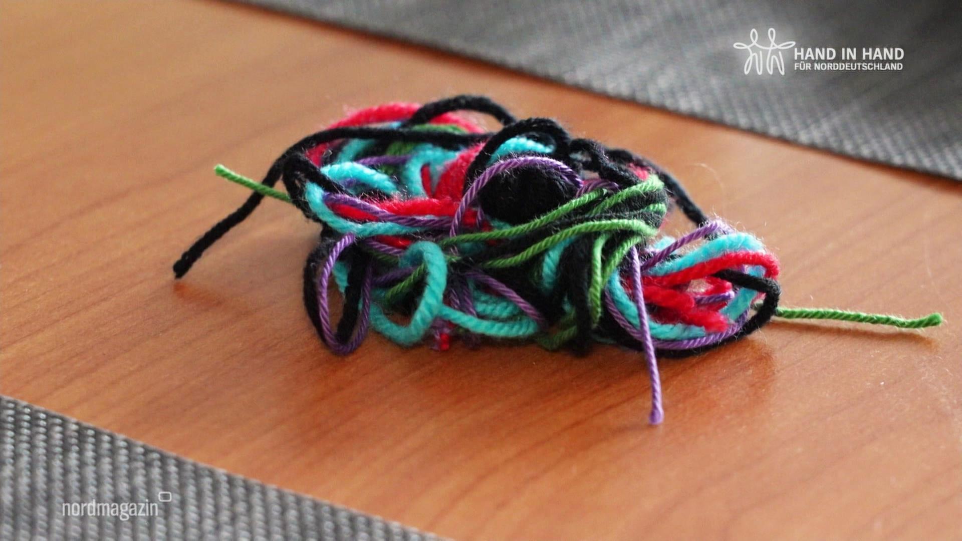 Hand in Hand: Wenn die Probleme zum Knäuel werden