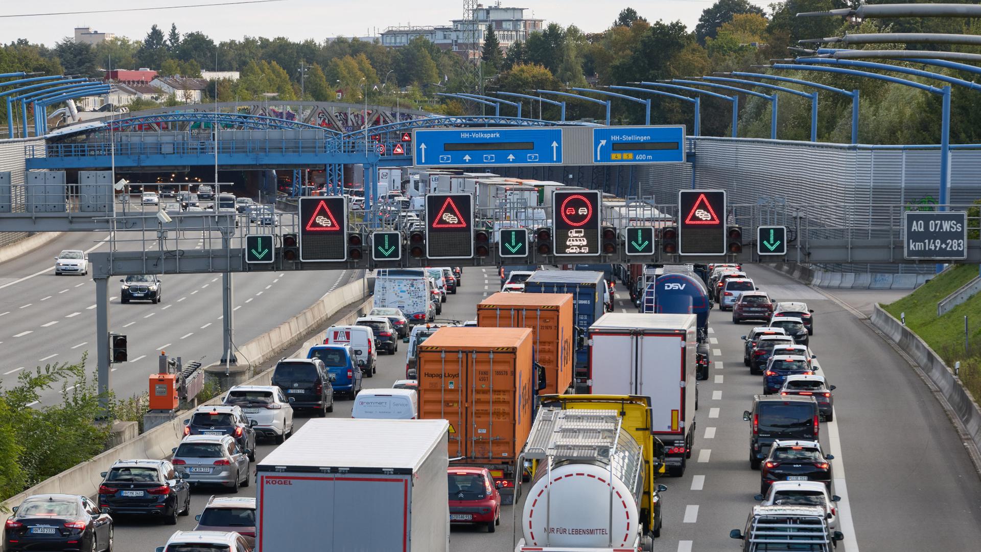 Längere Staus: Nur eine Spur im Hamburger Elbtunnel frei