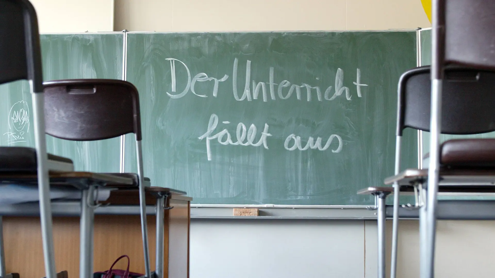 Schnee und Glätte trifft Schulen: Unterrichtsausfall im ganzen Land