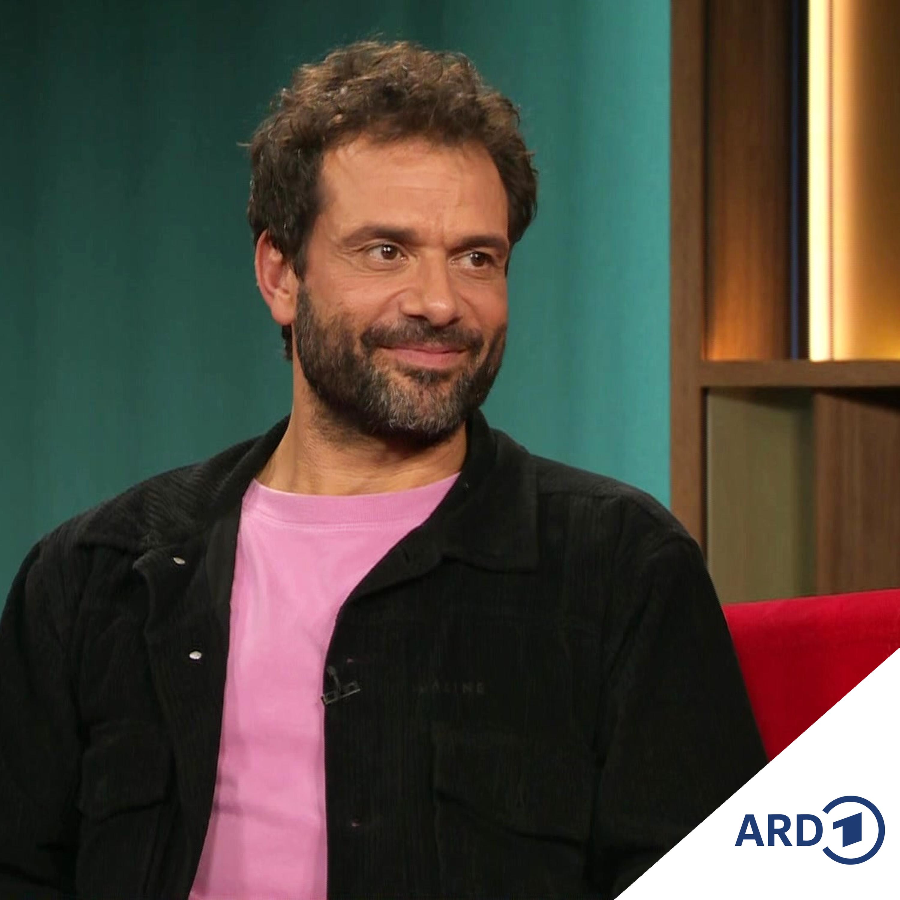 Schauspieler Kai Schumann auf dem Roten Sofa