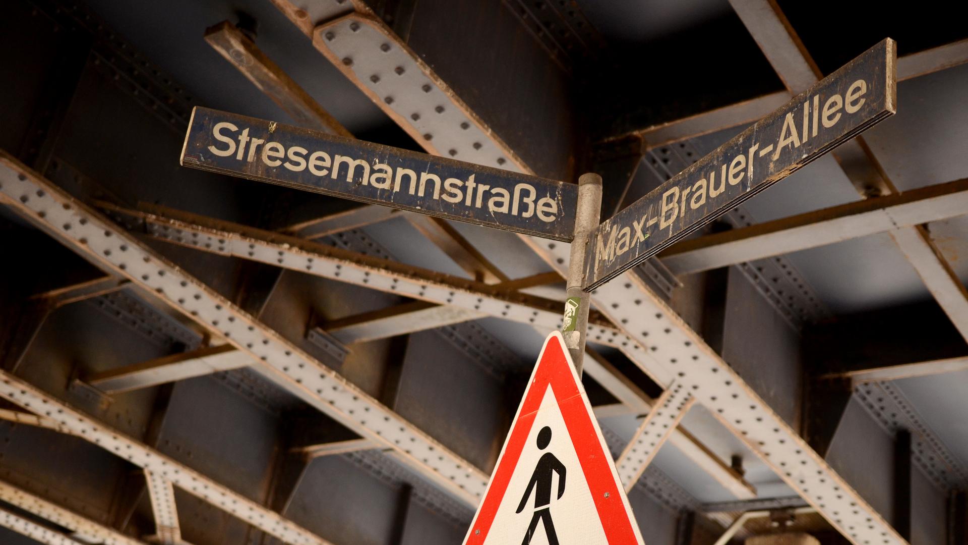 Kreuzung Max-Brauer-Allee / Stresemannstraße ab morgen gesperrt