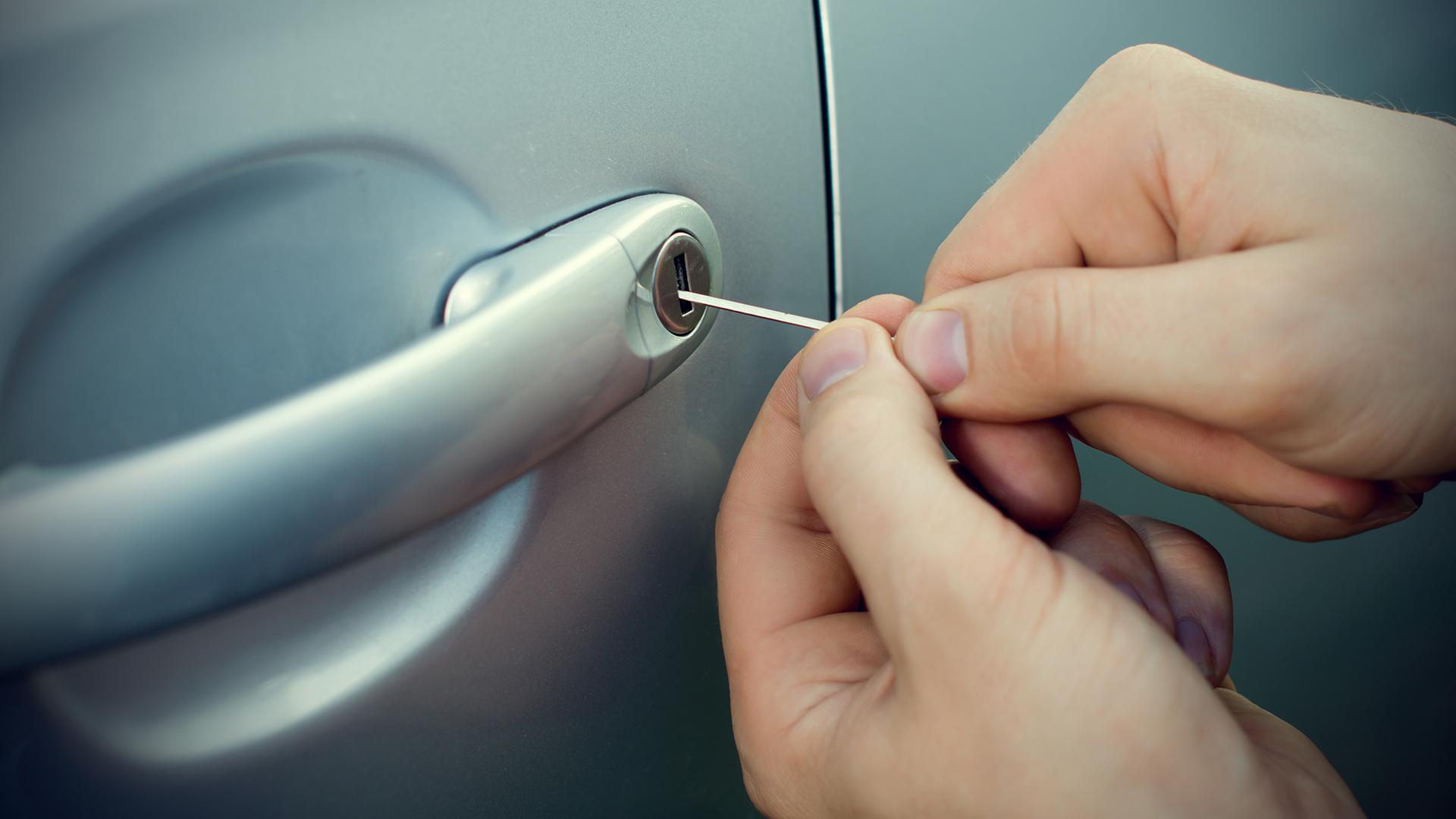 Rostock: Immer häufiger wird aus Autos geklaut