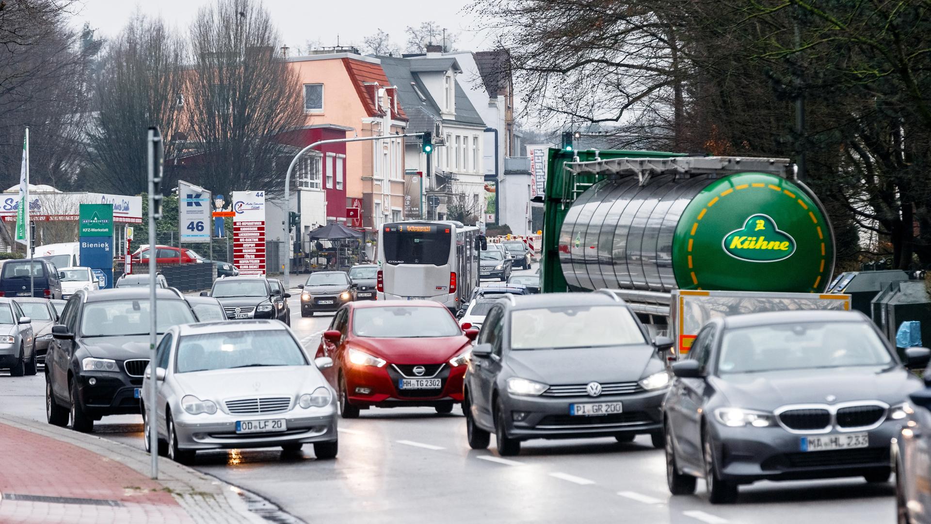 Bauarbeiten in der Luruper Hauptstraße ab Montag Bauarbeiten in der Luruper Hauptstraße ab Montag