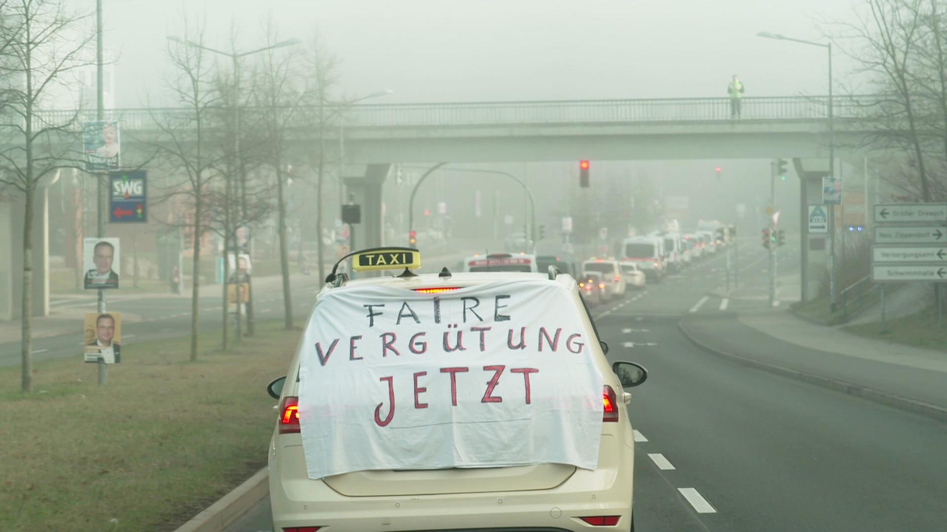 Taxi-Protest in Schwerin wegen Streit um Krankenfahrten