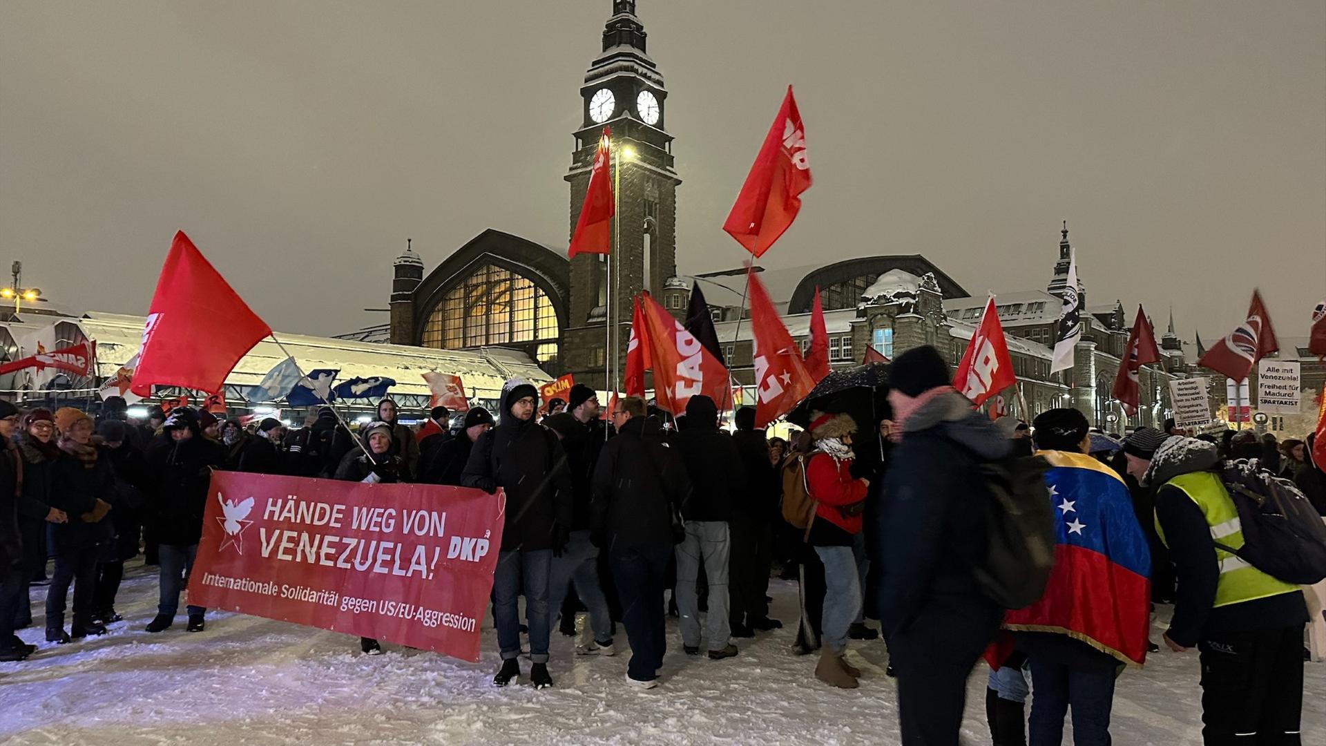Hamburg: Demo gegen US-Angriff auf Venezuela